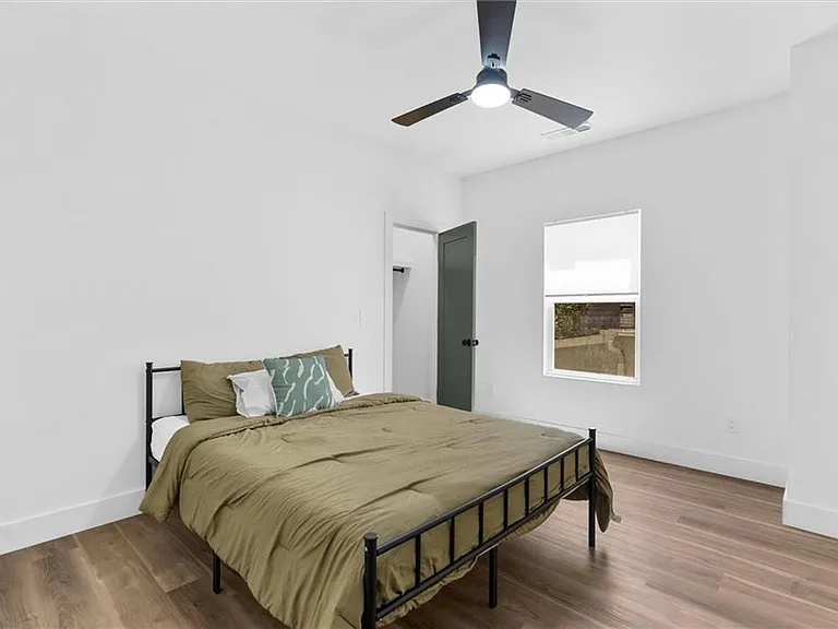 598 Formwalt St SW #B — Photo 31