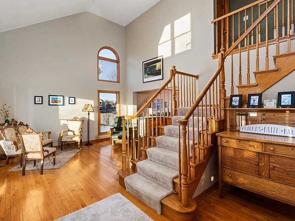 5th image of 524 Bede Cir