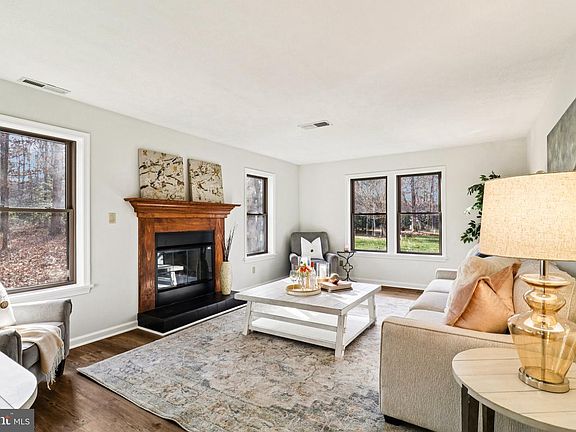 2nd image of 44628 Cedar Ct
