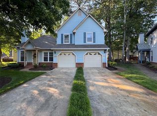 813 Shenandoah River Rd, Chesapeake, VA 23320