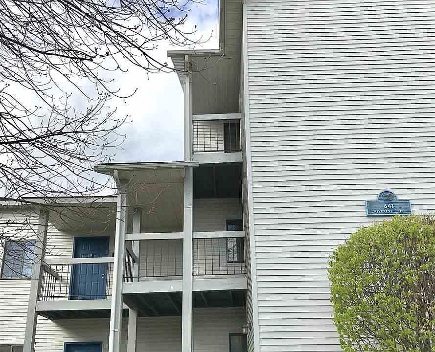 1st image of 641 Riverine Dr