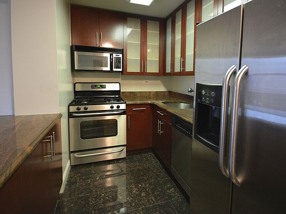 3rd image of 330 E 39th St APT 19h