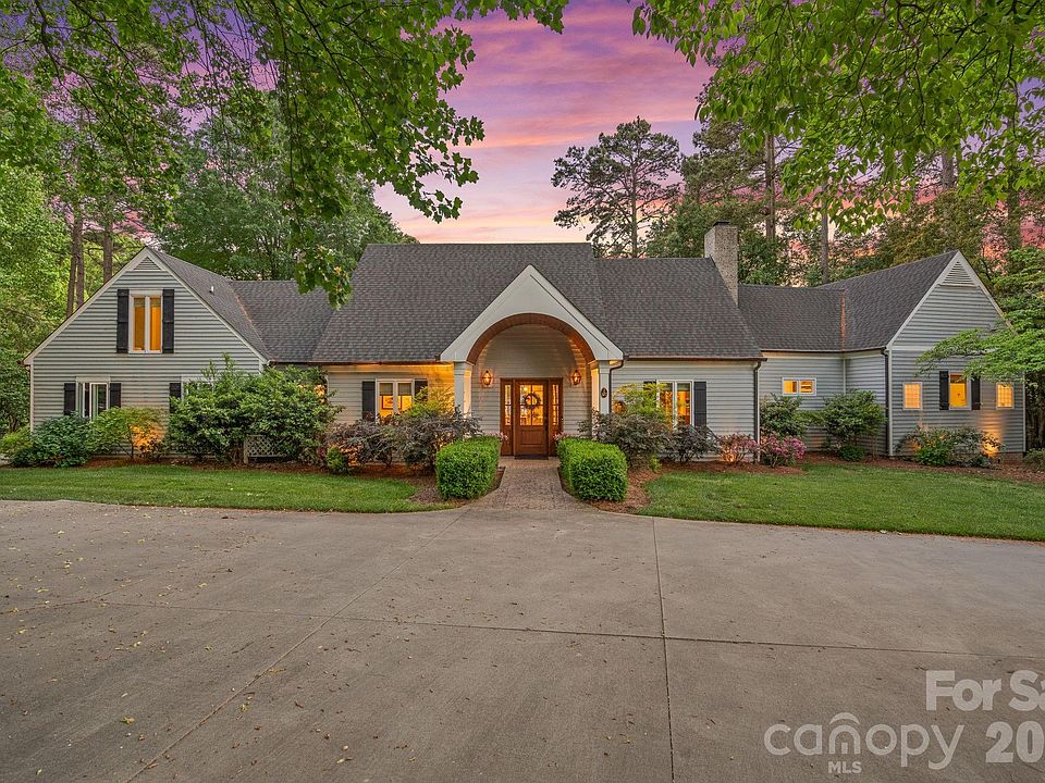 1st image of 107 Beachview Dr