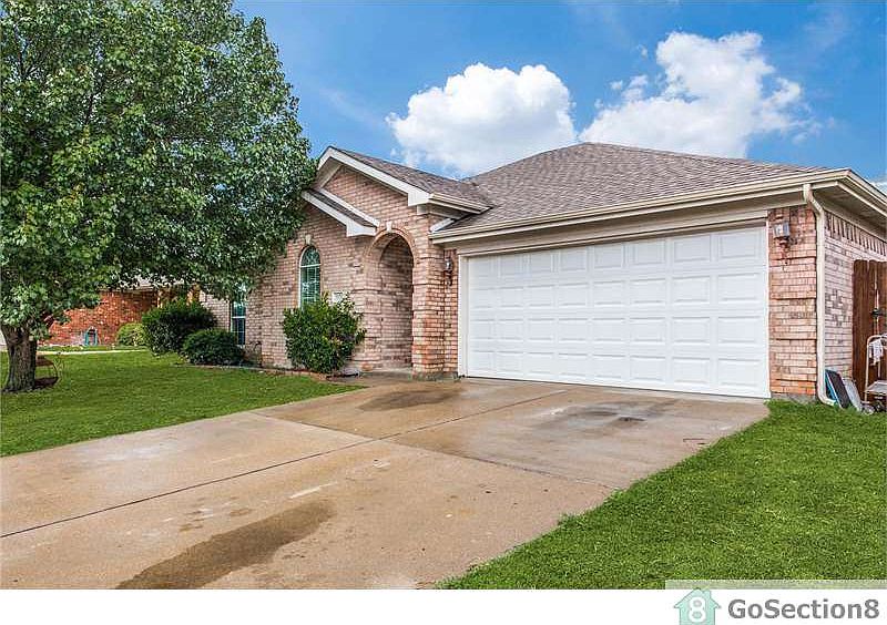 1st image of 3920 Tarpon Springs Dr