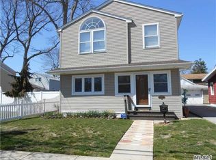 881 Jefferson St, Baldwin, NY 11510