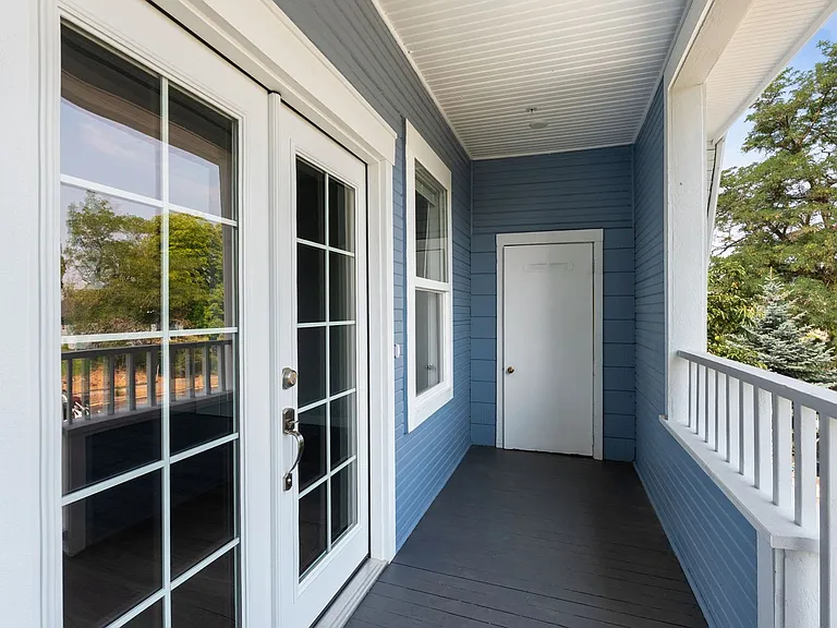 717 W Spofford Ave — Photo 30