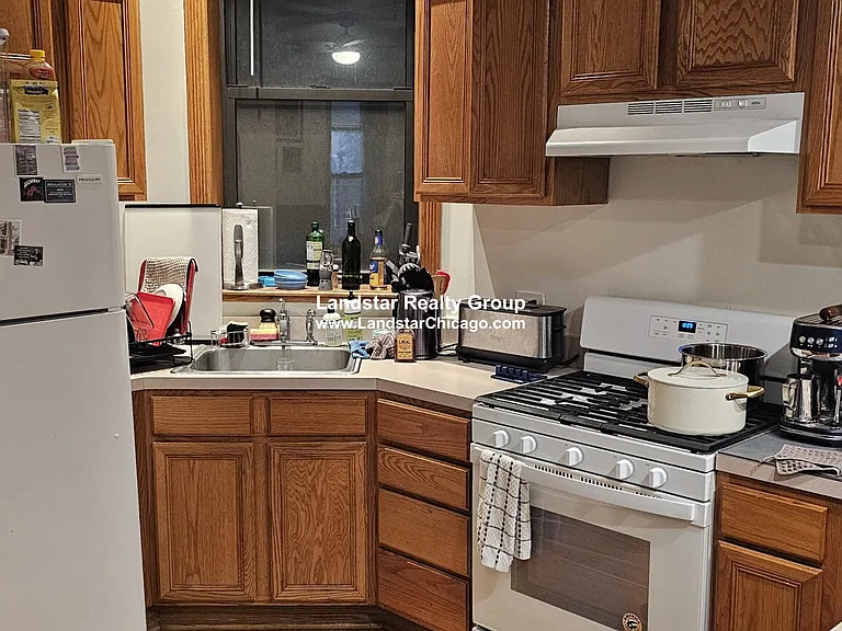 1427 N Wood St #1 — Photo 10