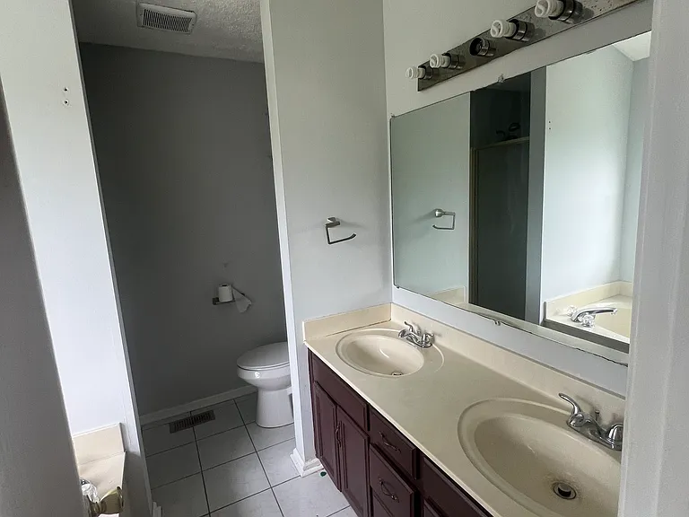 3504 Thornehill Dr — Photo 23