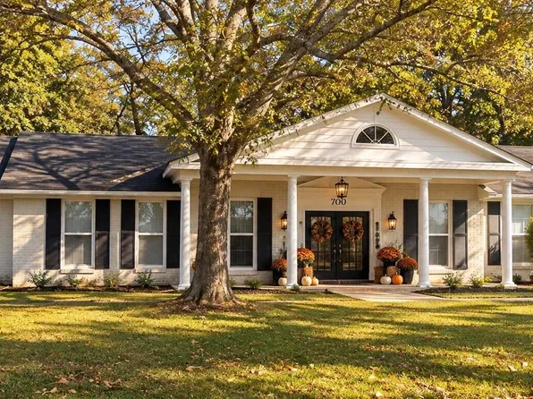 700 N McCrary Rd, Columbus, MS 39702