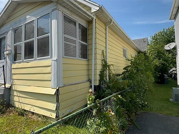 3rd image of 3236 North Ave