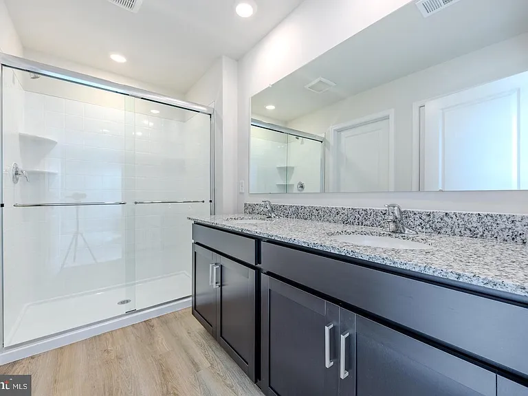 110 Charing Cross Dr — Photo 17