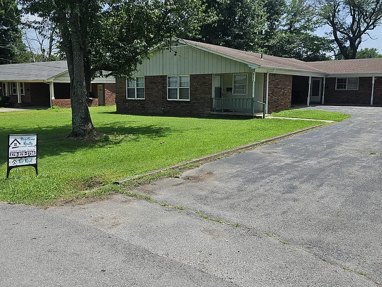1707 Wells Dr #A — Photo 1