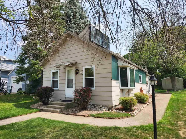 211 S 2nd Ave, Winneconne, WI 54986