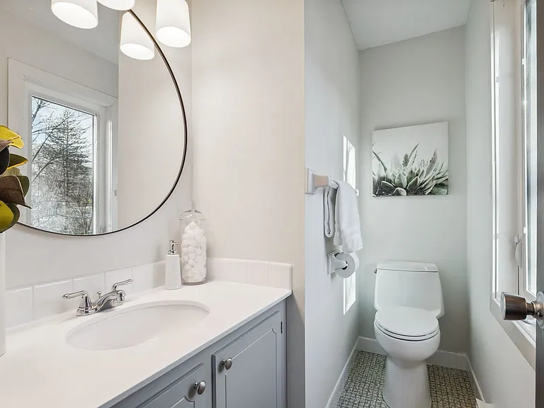 Wayzata Lake Apartments — Photo 7