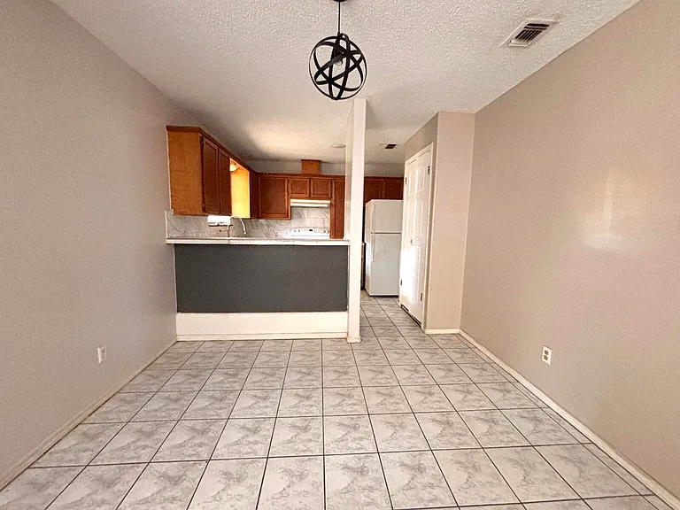 2210 W Elisa Ln — Photo 49