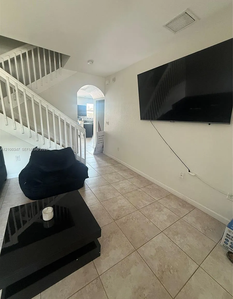 Silver Palm West Replat — Photo 4