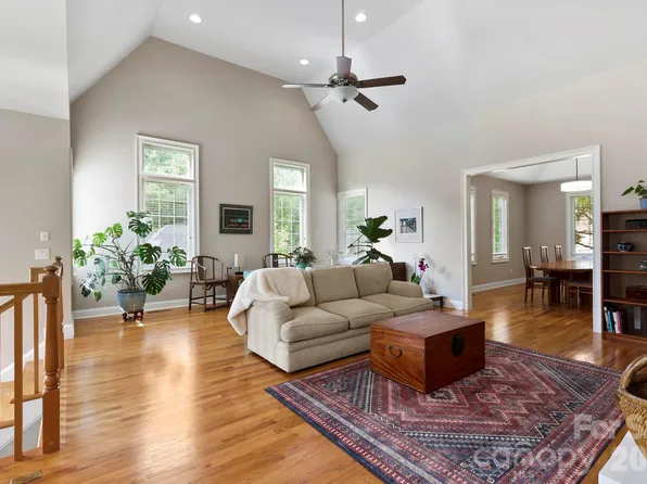 405 Mistletoe Trl, Hendersonville, NC 28791