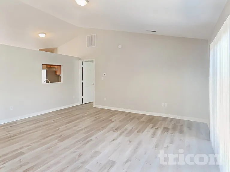 2502 Bristlecone Dr — Photo 3