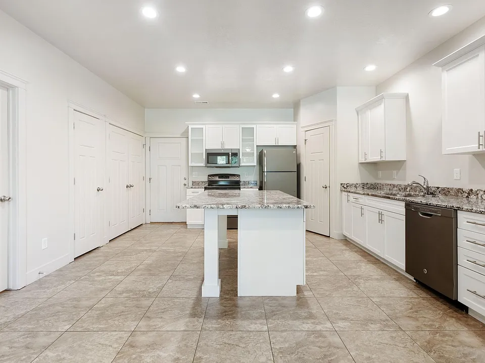 Cove at Pleasant View Town Homes