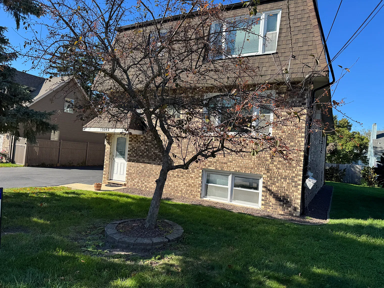 3 bed, $1,700 — Photo 2