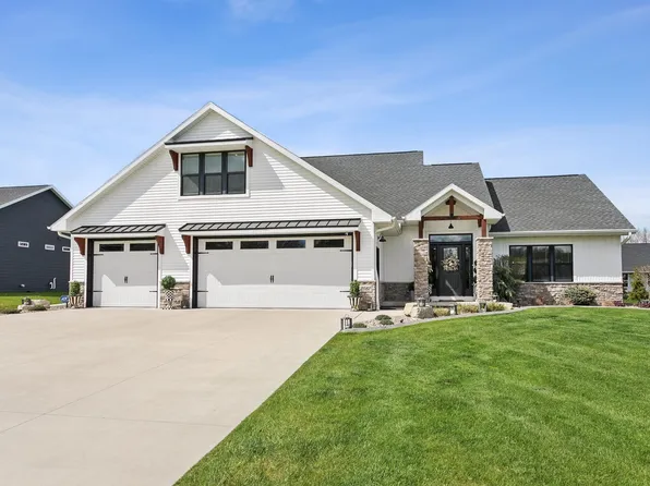 2082 Fescue Way, Suamico, WI 54313