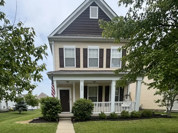 206 Lamplight Ct, Delaware, OH 43015