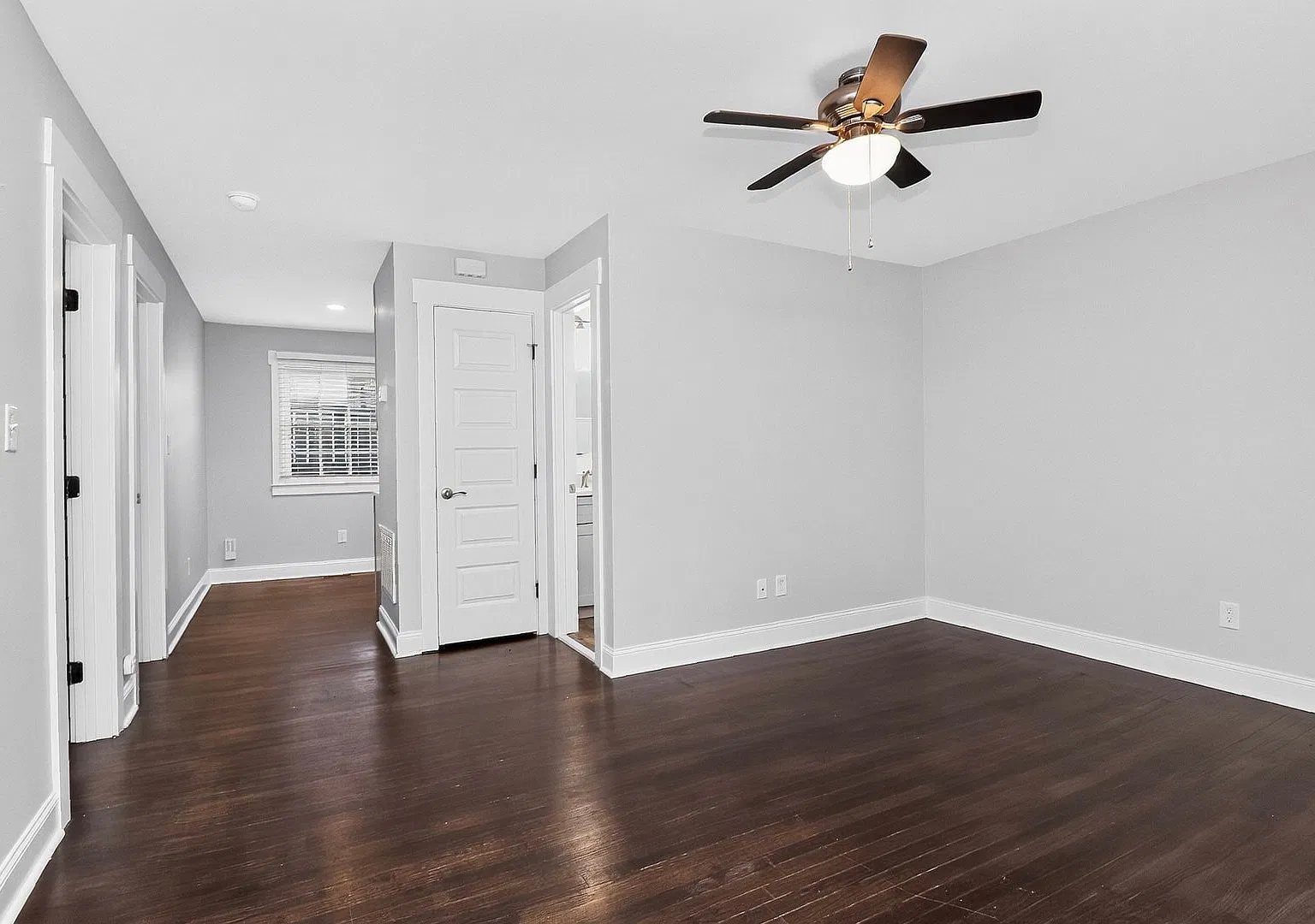 Cozy Two Bedroom Quadplex in Wilmore — Photo 2