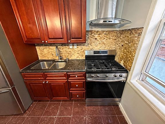 4th image of 23-28 28th St #1