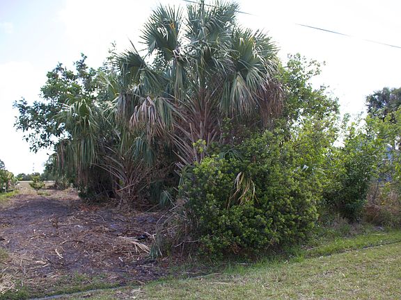 5th image of 1895 SE North Buttonwood Drive