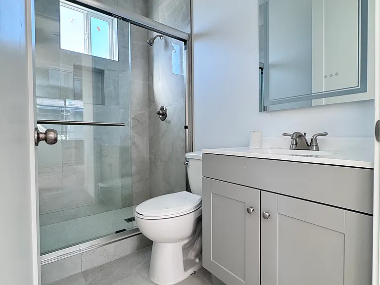 22657 Valerio St #22659 — Photo 8