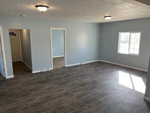 606 Fir St — Photo 5
