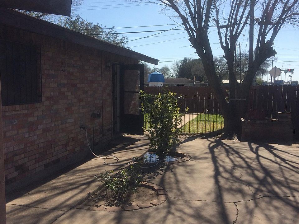 1st image of 100 E Quince Ave