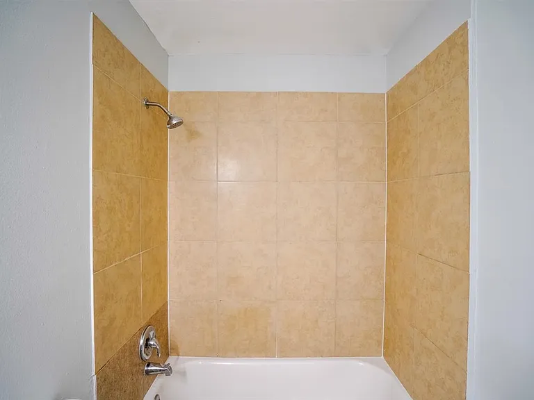 500 E Weatherbee Rd #534 — Photo 1
