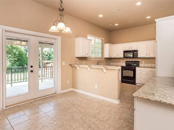 5th image of 3607 SW Briar Creek Ave