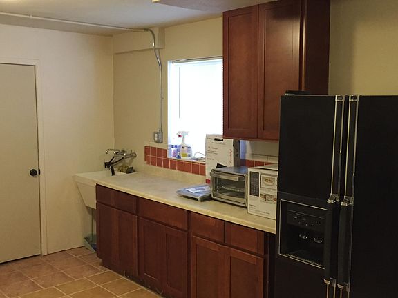 3rd image of 167 Oakridge Dr