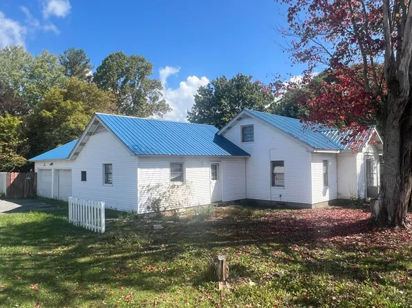 425 Pocahontas St, Rupert, WV 25984