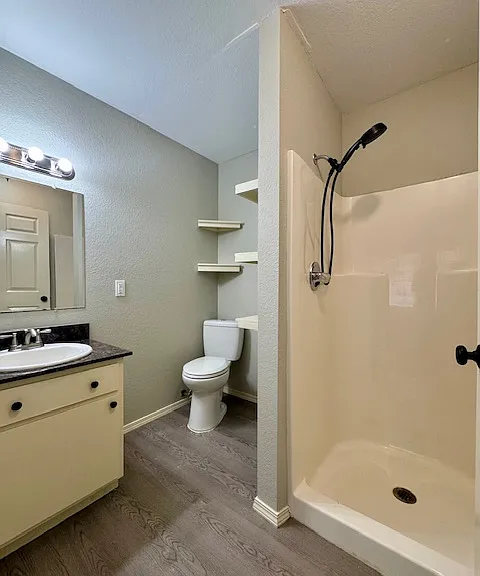 944 N Storer Ave #18 — Photo 6