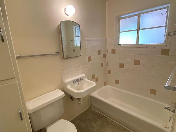 5th image of 1601 Tijeras Ave NE APT 16