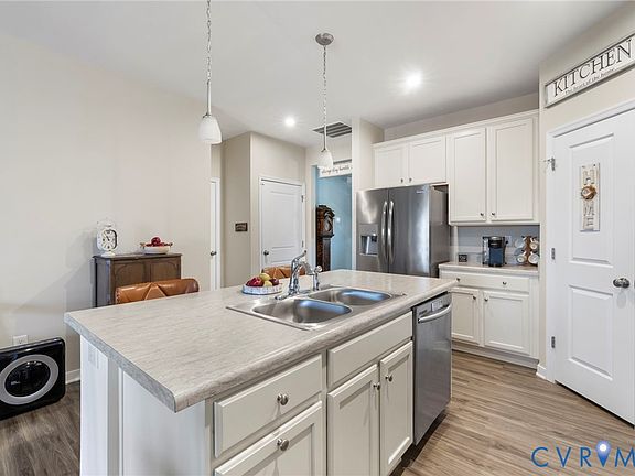 4th image of 1409 Avondale Woods Dr