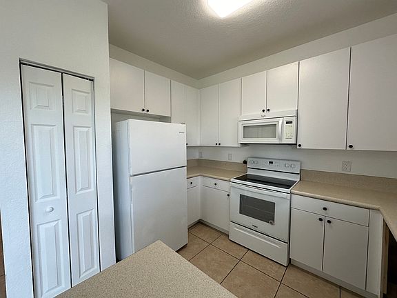 5th image of 591 NE 21st Ter