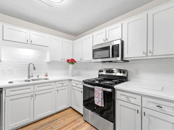 4338 Edith Ln APT D, Greensboro, NC 27409