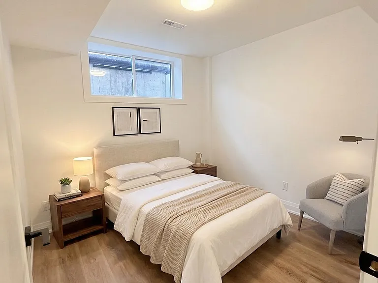 19 Arrowsmith Ave #5B — Photo 14