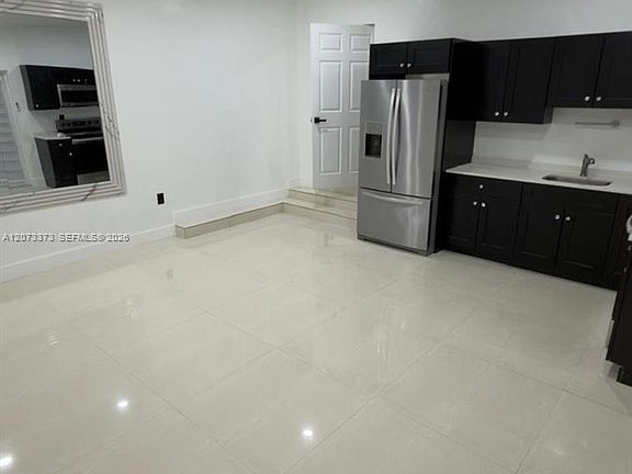 4th image of 13926 SW 14th St