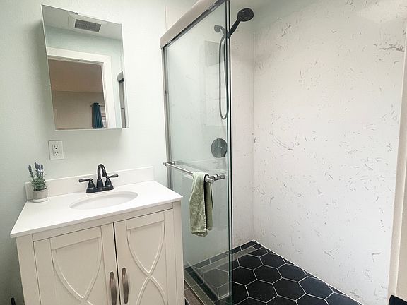 3rd image of 2442 Maywood Ave