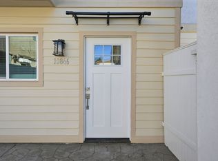 10846 Huston St, North Hollywood, CA 91601