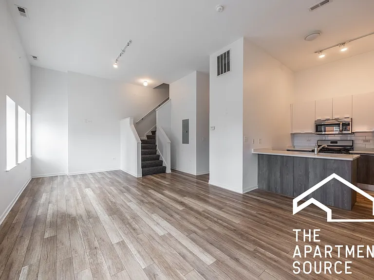 2700 W North Ave #204 — Photo 1