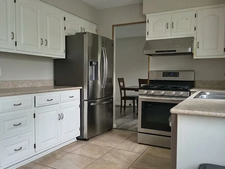 5S735 Park Meadow Dr — Photo 4