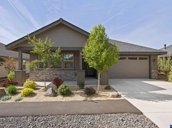 2366 NW Redwood Ave, Redmond, OR 97756