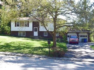 32 Casino Dr, Hanover, PA 17331