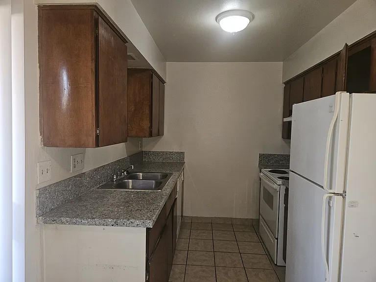 6214 N Fresno St #101 — Photo 3